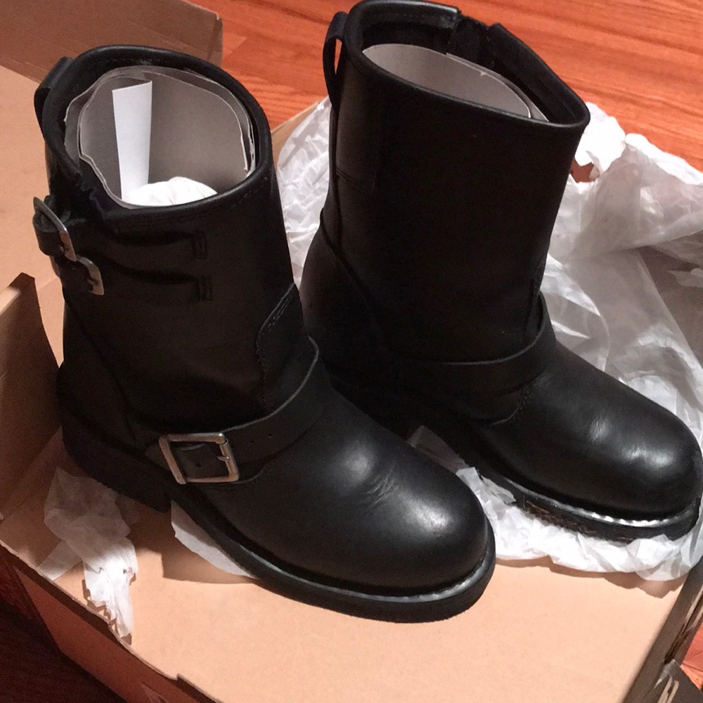 Real leather and great quality motorcycle boots